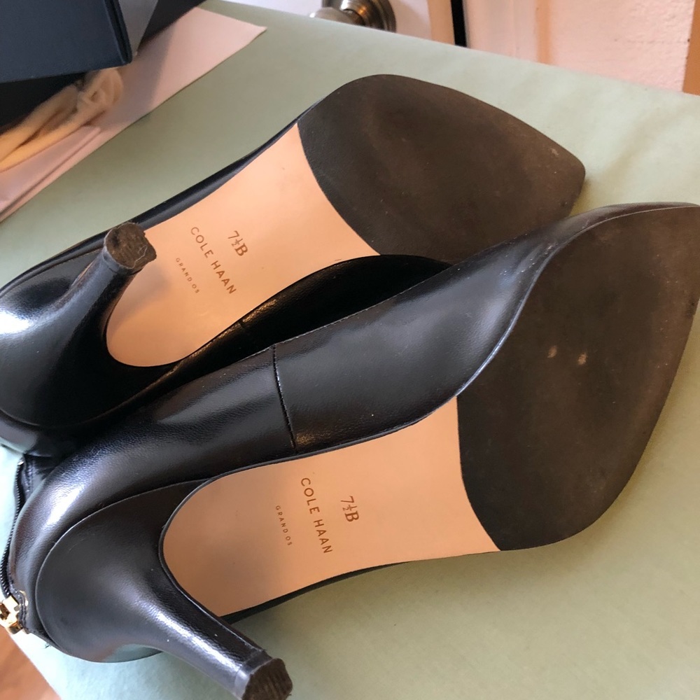 Shoe - Picture 3 of 5